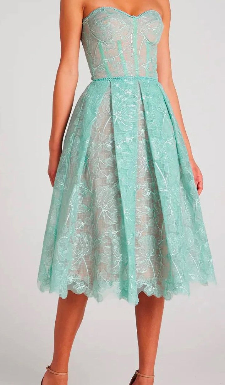 Nadine Merabi Olivia